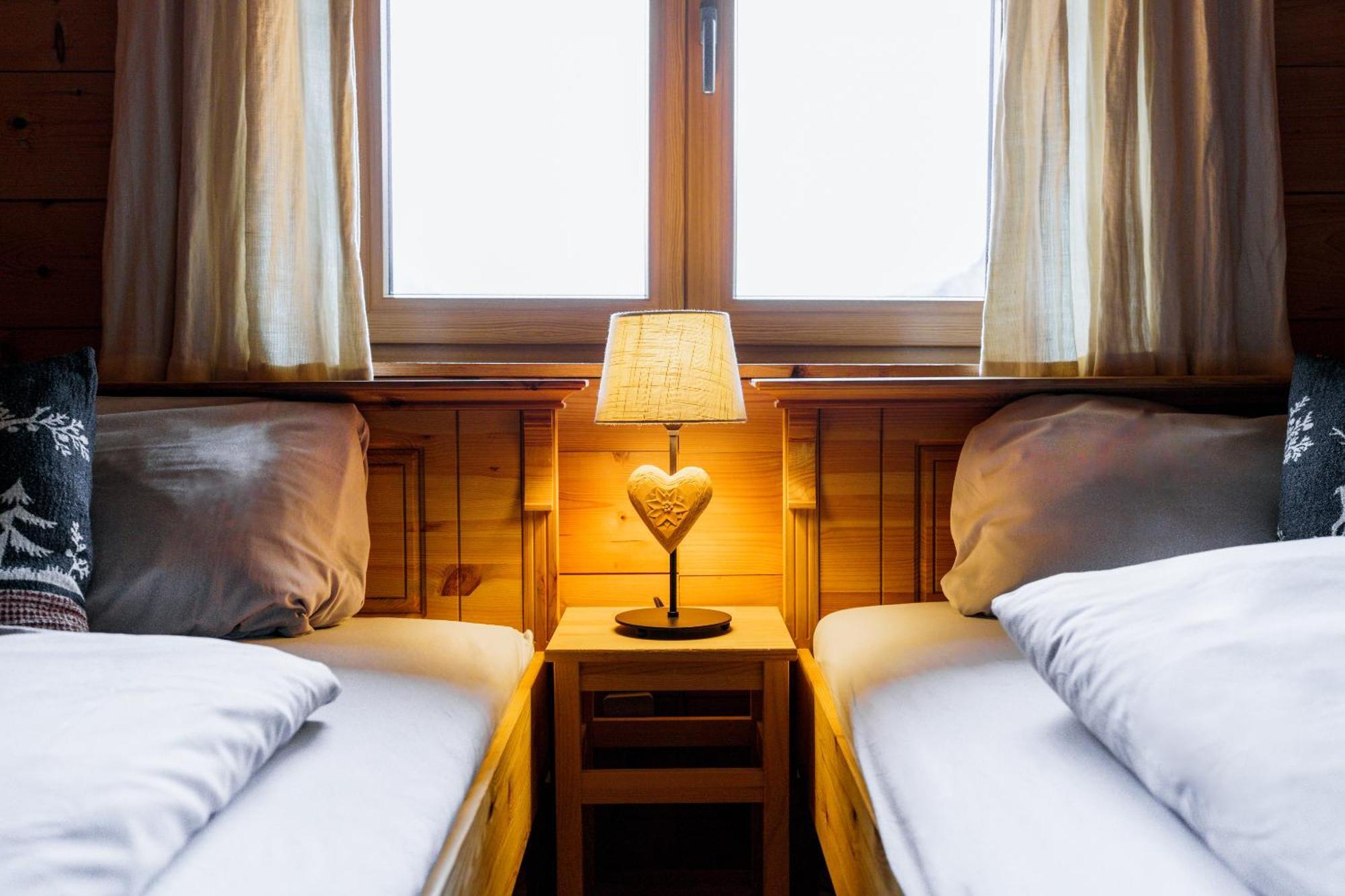 Ski-In & Ski-Out Out Chalet Maria With Amazing Mountain View 玛丽亚埃姆安斯泰内嫩米尔 客房 照片